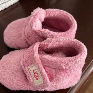 Baby Ugg booties size 2-3